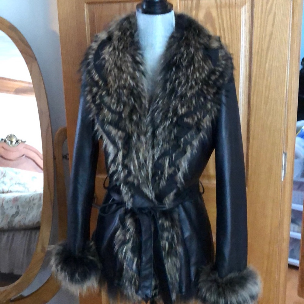 Cache leather and fur jacket